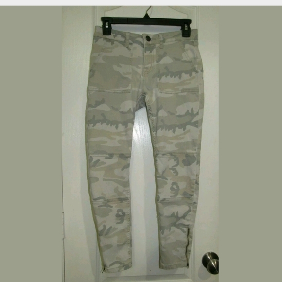 light camo jeans